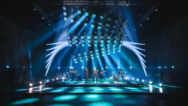 Sheila électrise le plateau de « Basique, le concert »